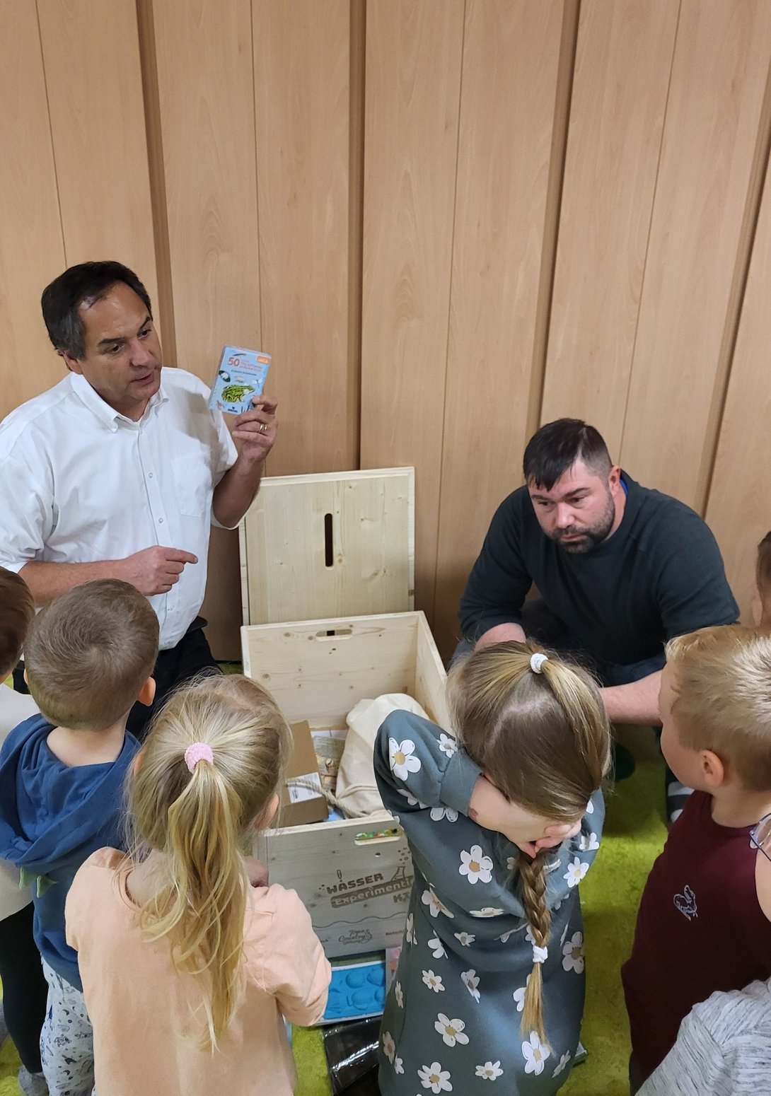 Wasser-Experimentier-Kiste an die Kita Thepra Regenbogen in Behringen