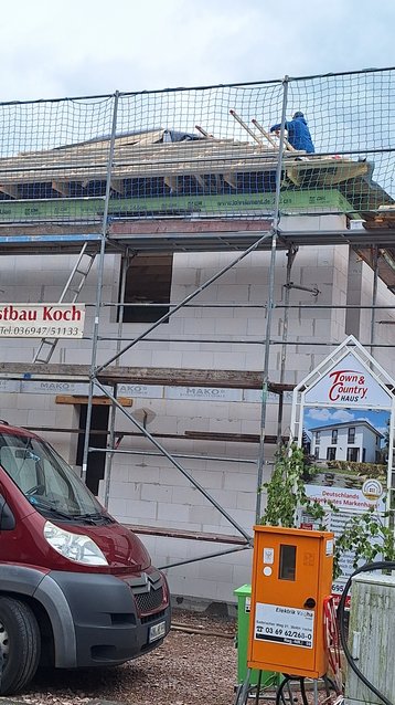 Das Dach ist gerichtet und wird bald gedeckt - 12.05.2026